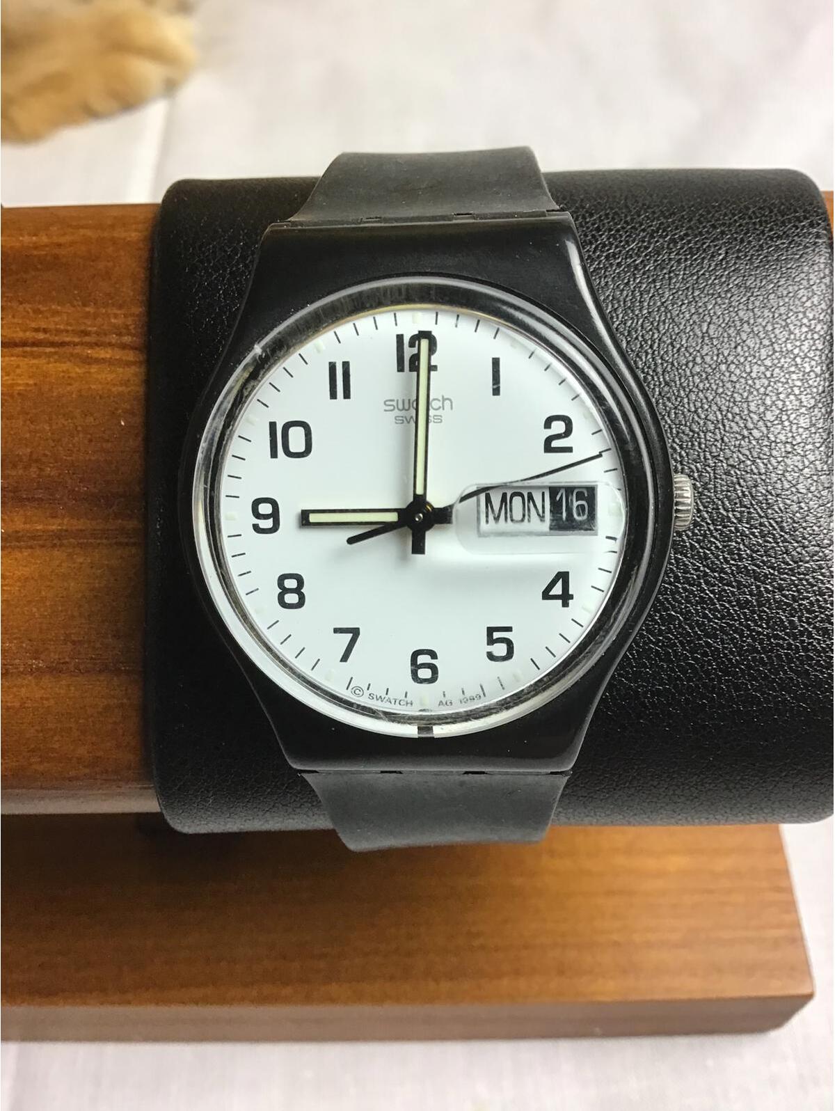 Swatch Classic Black Rubber Strap Watch With White Dial